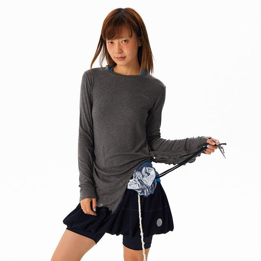 DRAPED LONG SLEEVE TEE WITH PINCHED SIDE