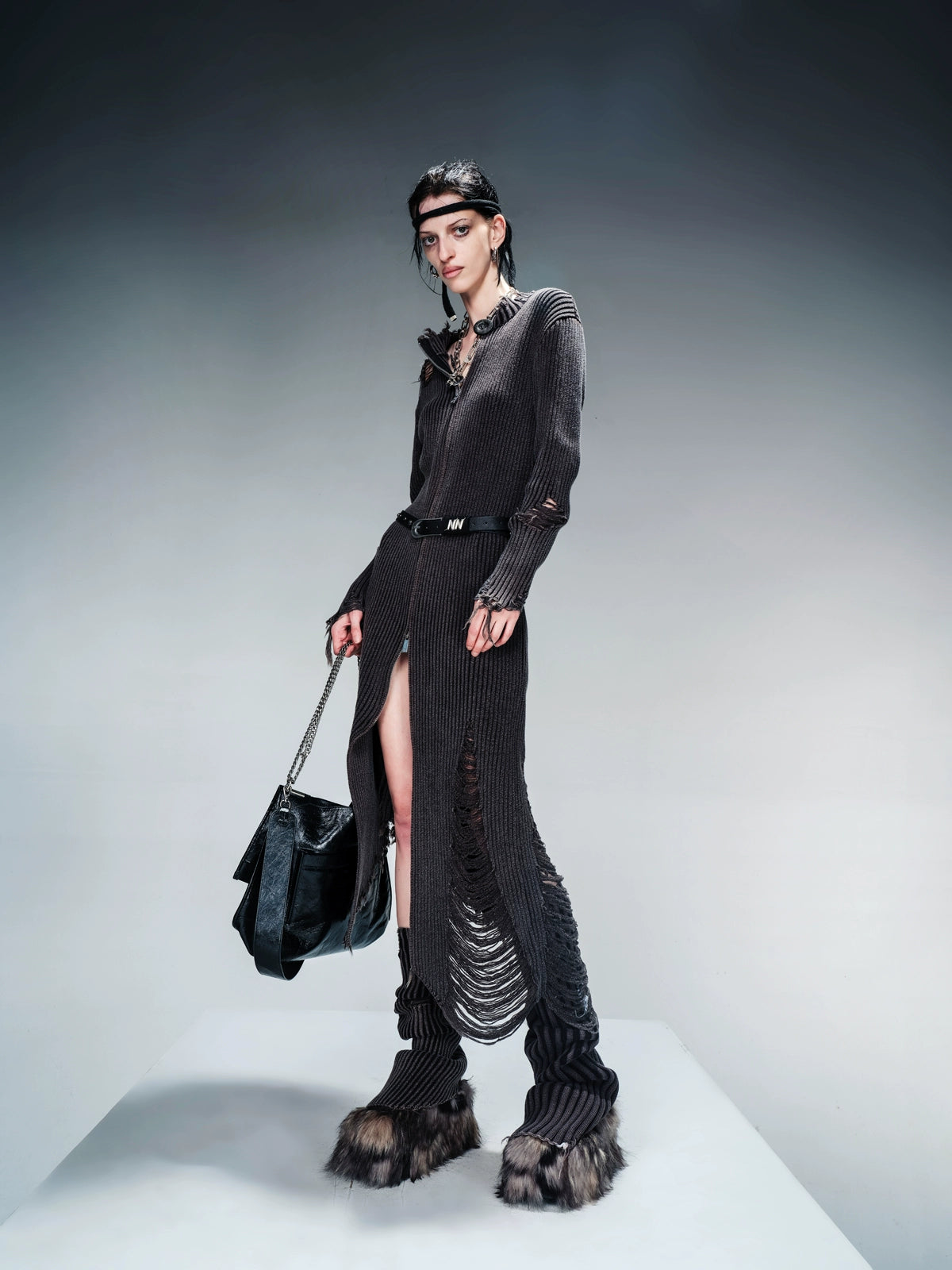 OVERSIZE DISTRESSED CARDIGAN