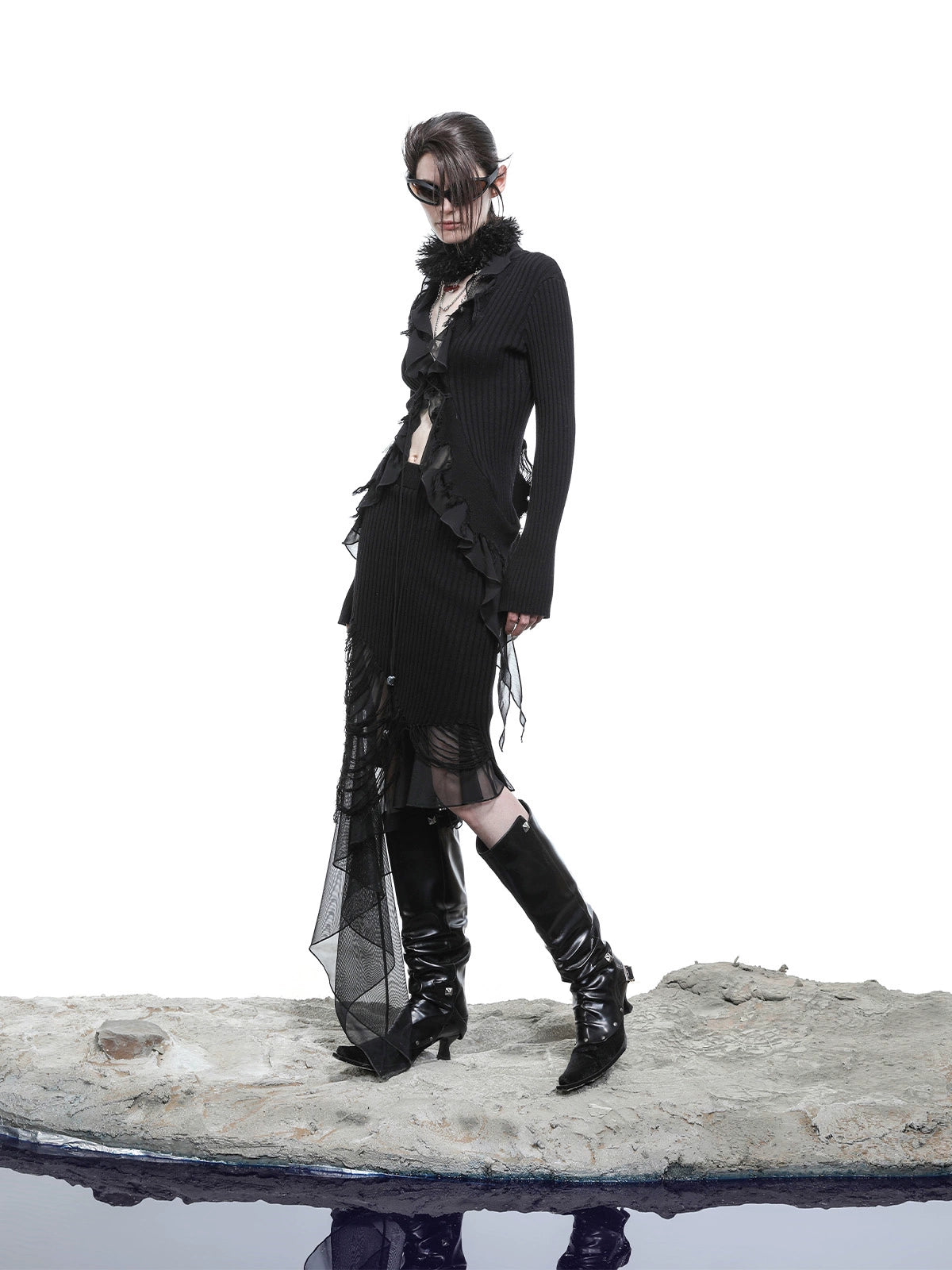 DISTRESSED KNITTED SKIRT WITH RUFFLES