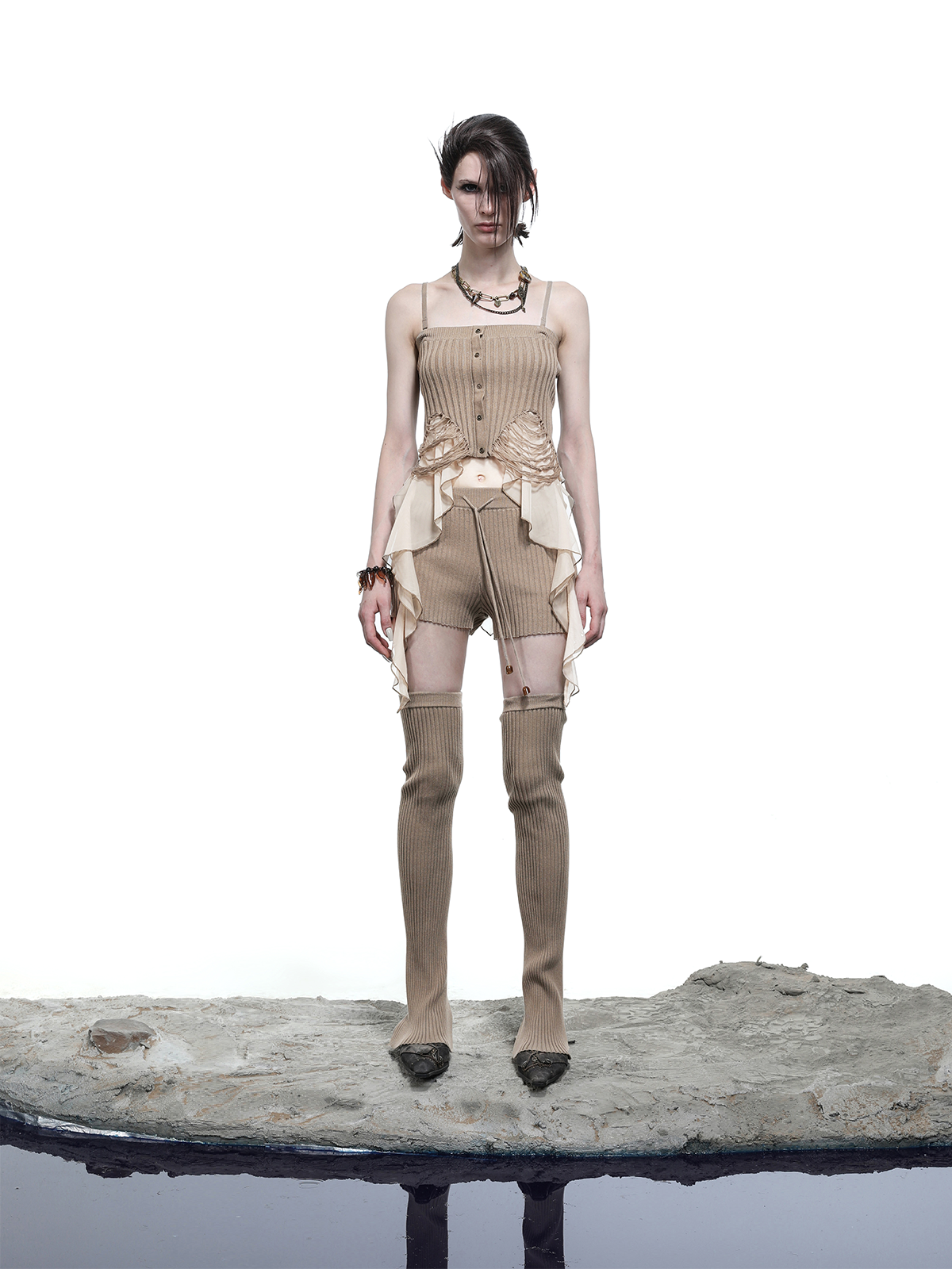 DISTRESSED KNITTED TOP WITH RUFFLES