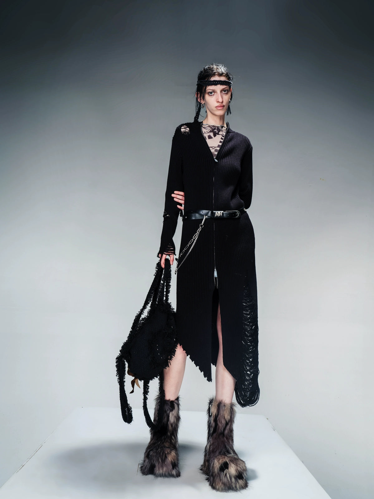 OVERSIZE DISTRESSED CARDIGAN