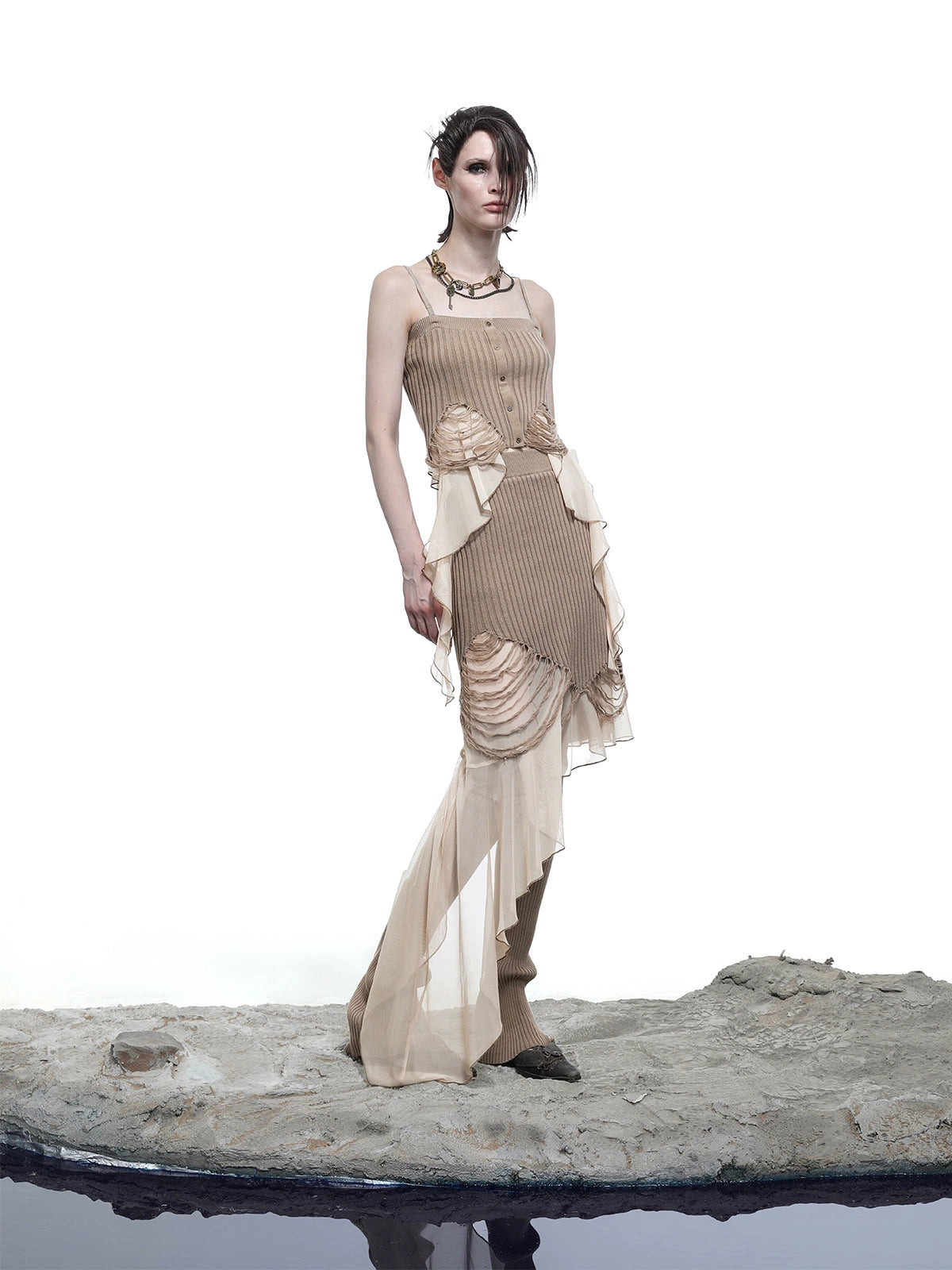 DISTRESSED KNITTED SKIRT WITH RUFFLES