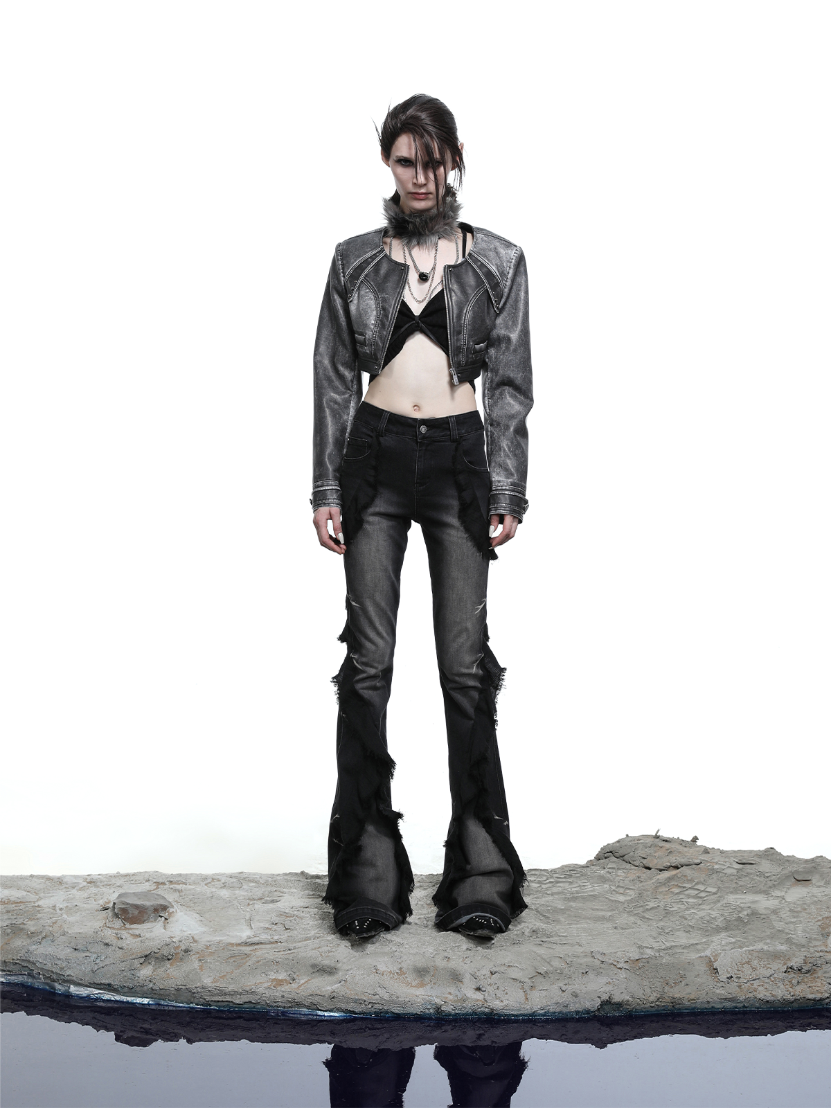 FLARED WASHED JEANS WITH RUFFLES