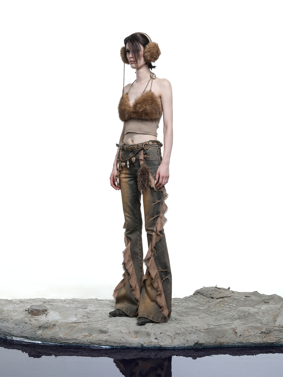 FLARED WASHED JEANS WITH RUFFLES