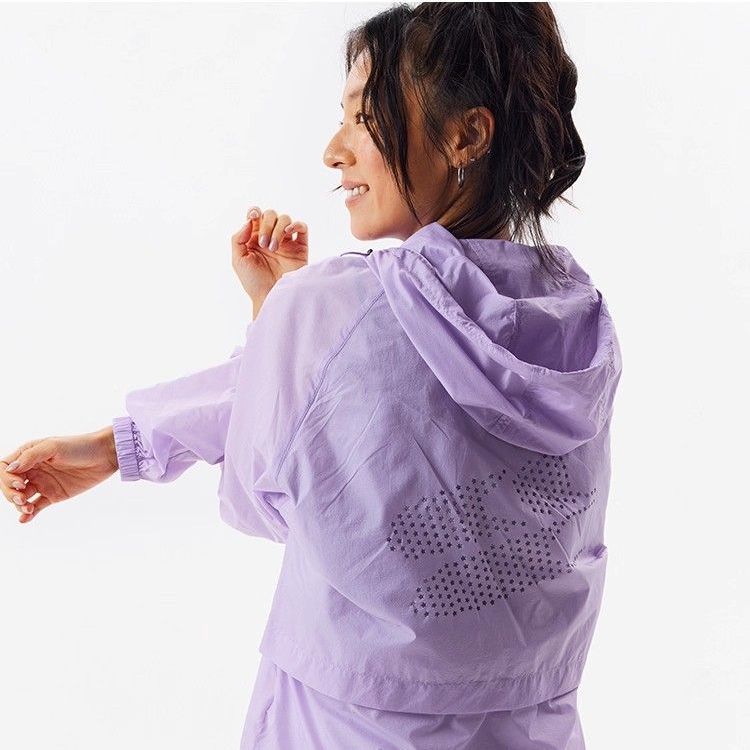 BREATHING WINDBREAKER