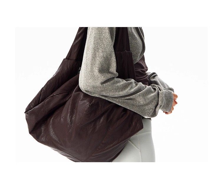 OVERSIZE SHOULDER BAG